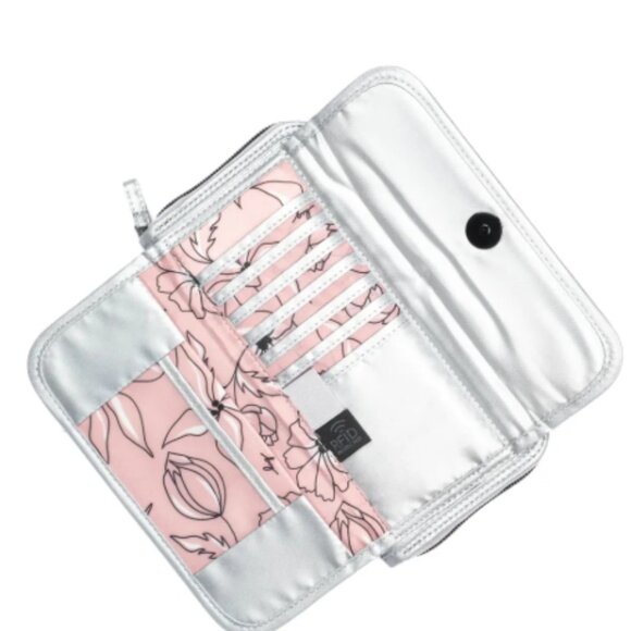 NWT- LUG- KICKFLIP SE RFID CONVERTIBLE WALLET- Metallic Silver - SFB interior - Picture 2 of 5